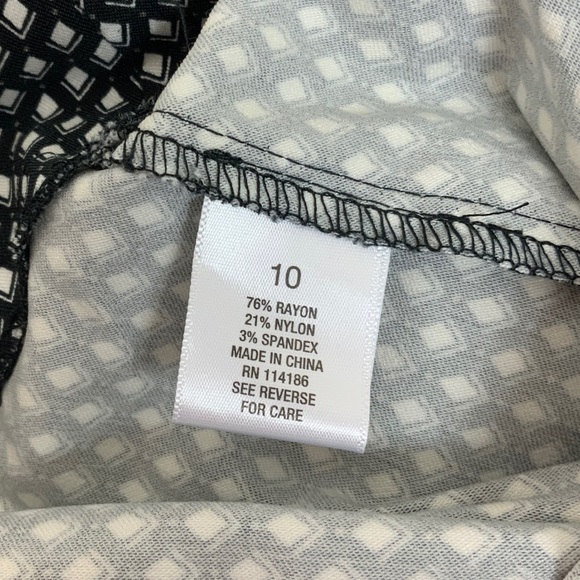 Roz & Ali diamond pattern Cropped  pants - Picture 5 of 6